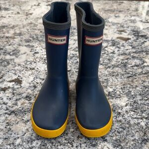Hunter Kids Navy and Yellow Rain Boots size 10